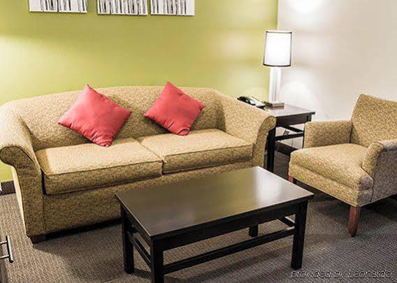 Sleep & Virginia Horse Center Hotel 3*