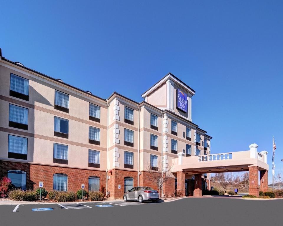 Hotel Sleep & Virginia Horse Center Lexington
