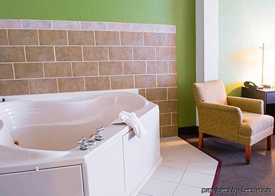 Sleep & Virginia Horse Center Hotel 3*